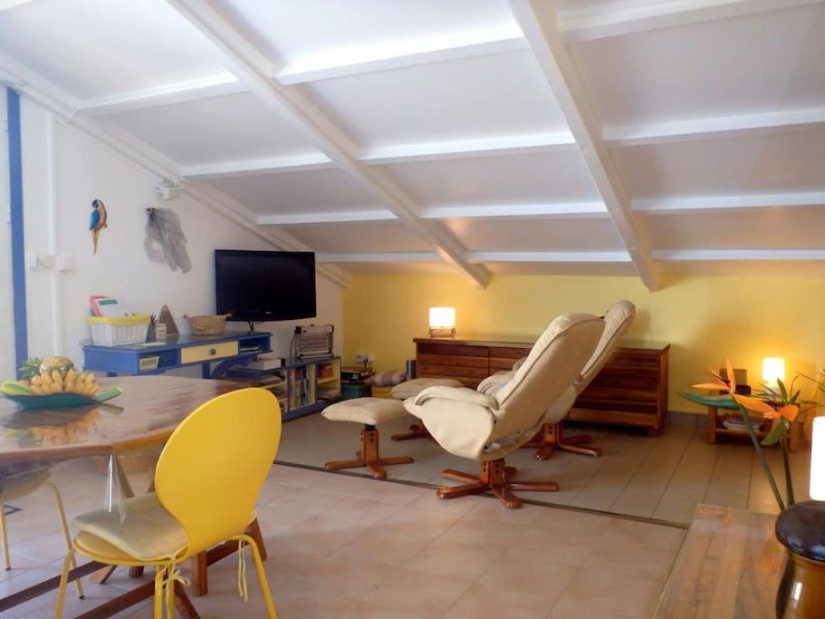Charmant Et Spacieux Studio A 50M De La Plage Le Diamant Exterior photo